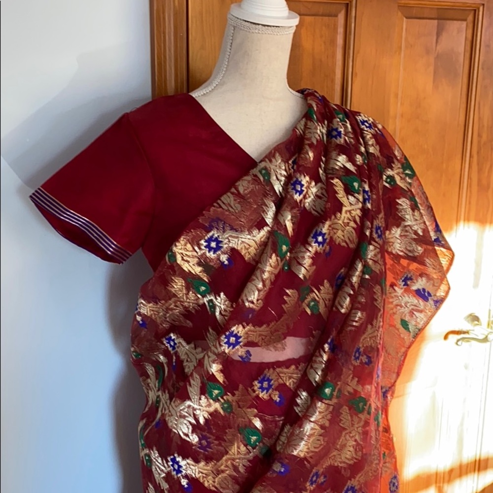 Dark red tissue Golden Green Blue 3 Pc Sari